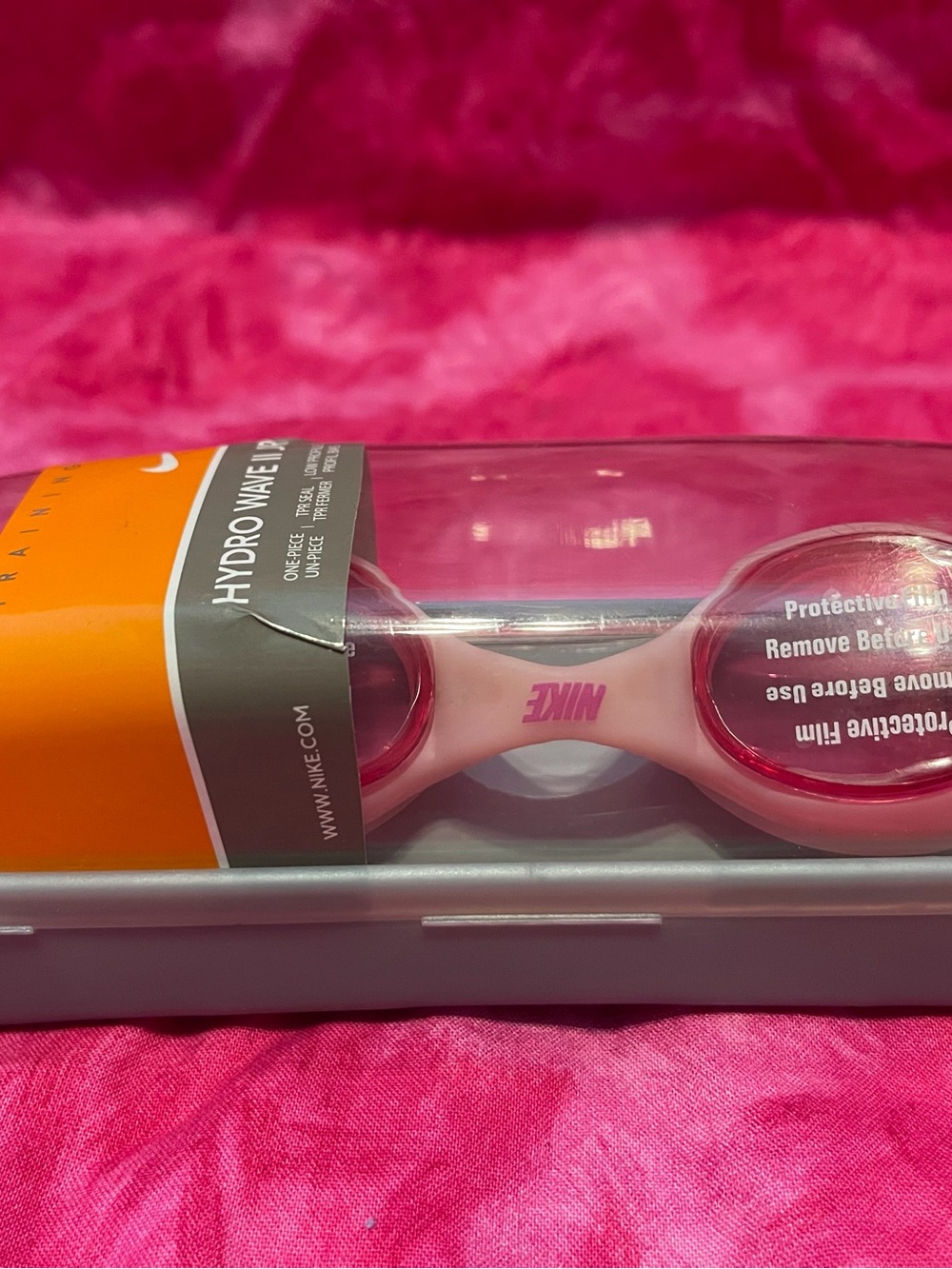 Goggles - Picture 2 of 3